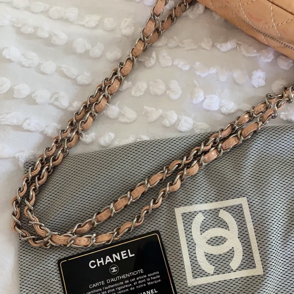 Authentic Chanel Beige Quilted Patent Leather Valentine Collection Camera bag - Picture 13 of 16